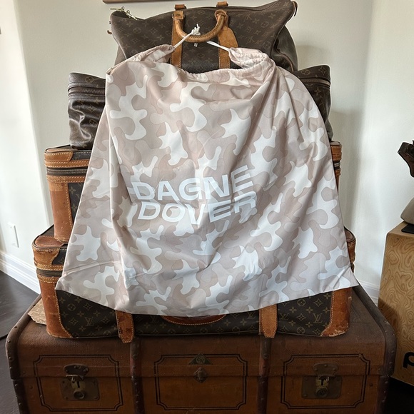 NEW Dagne Dover extra Large Camo Rose Beige 28”x28” Dust Bag - Picture 1 of 1